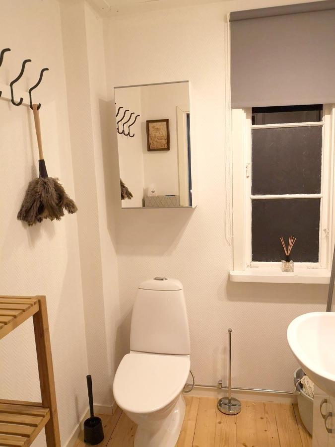 Mysig Stuga Med Oeppen Spis Och Uteplats Froseke Exterior photo